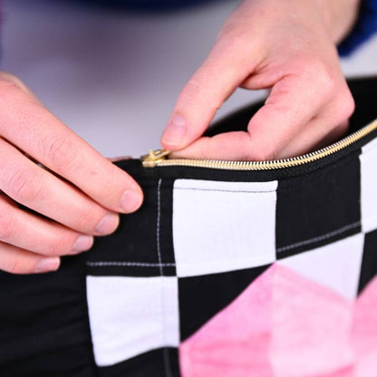 Patchwork Heart Quilted Zipper Pouch Workshop